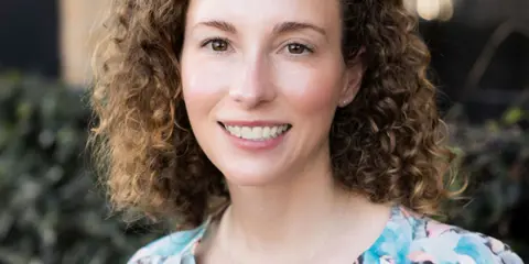 <p>Helen's experience working in our Marketing team</p>