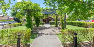 EH Kensington 251121 36-carousel_1016x512-WEB.jpg